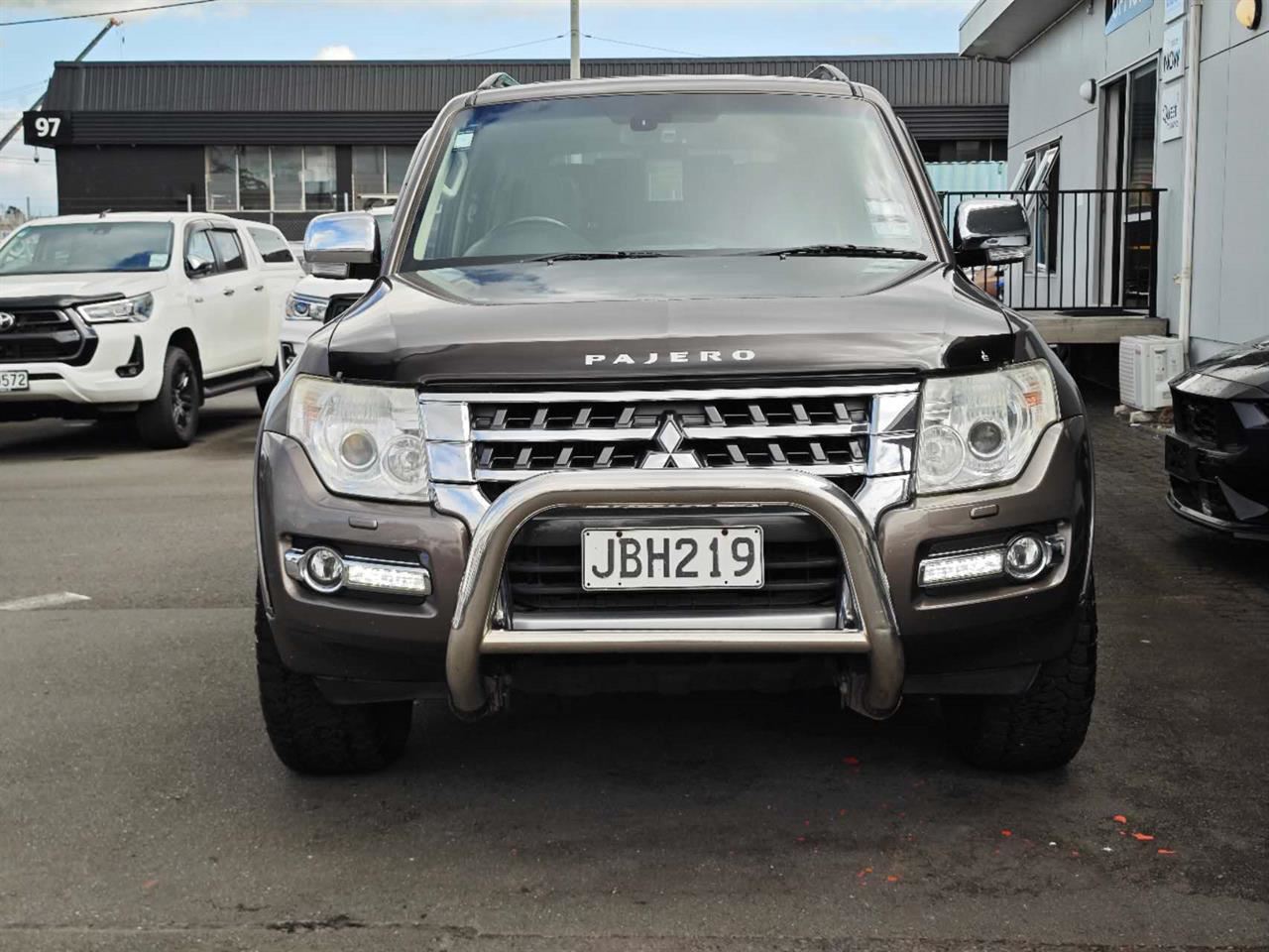 Vehicle image 3