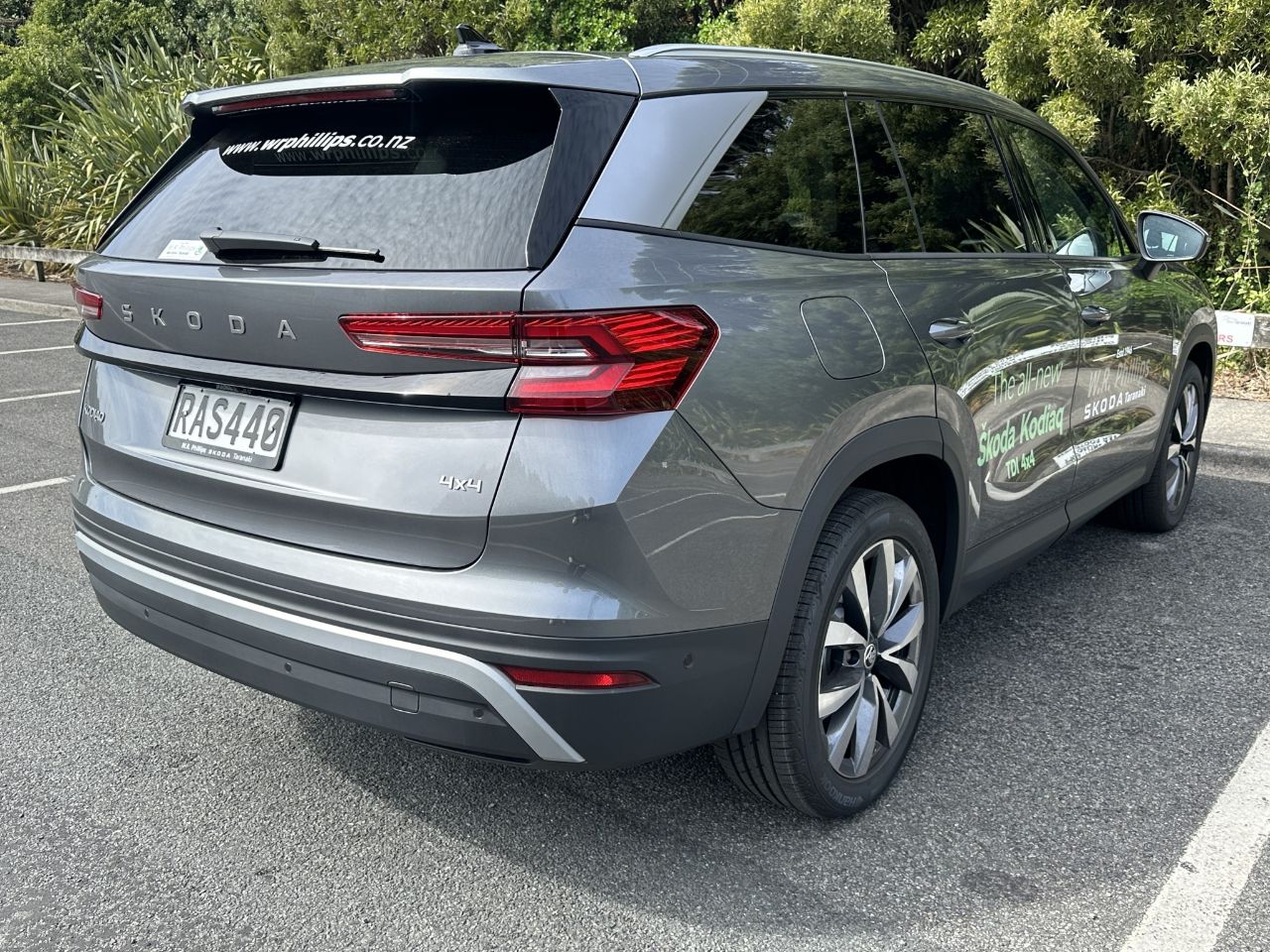 Vehicle image 5