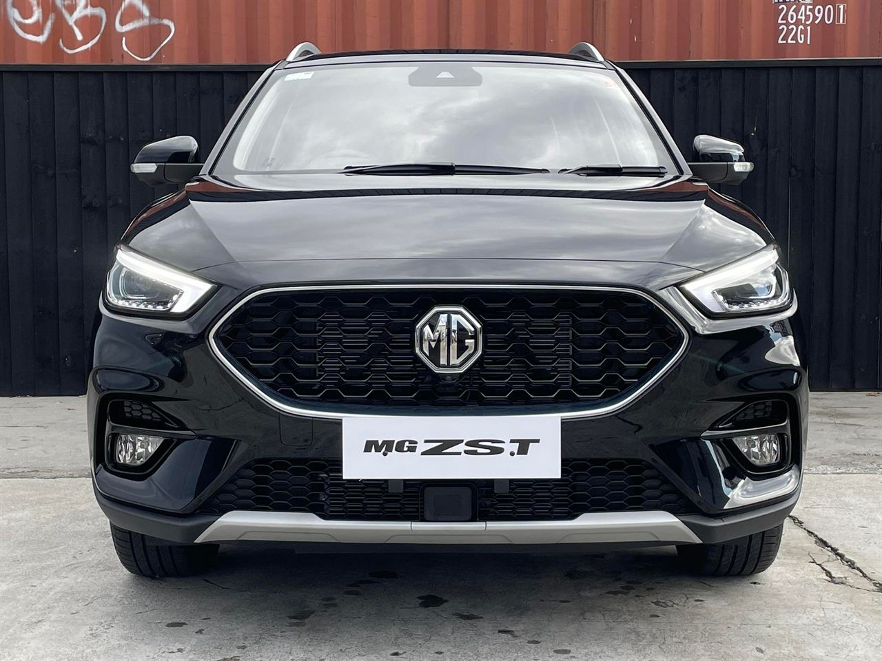 Vehicle image 5