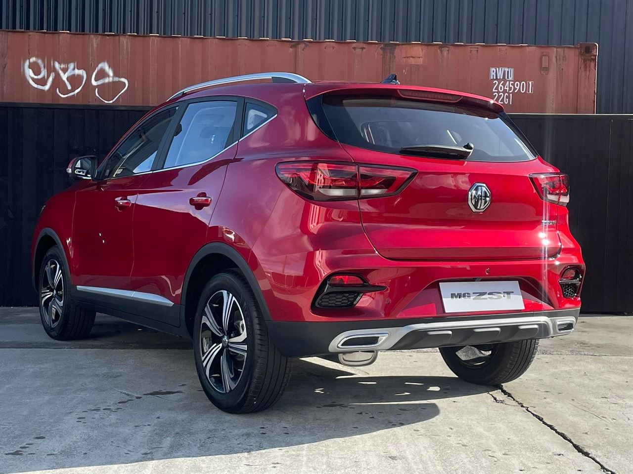 Vehicle image 4