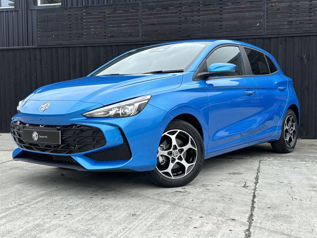 Vehicle image 5