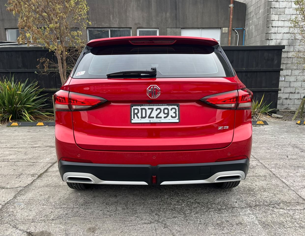 Vehicle image 4