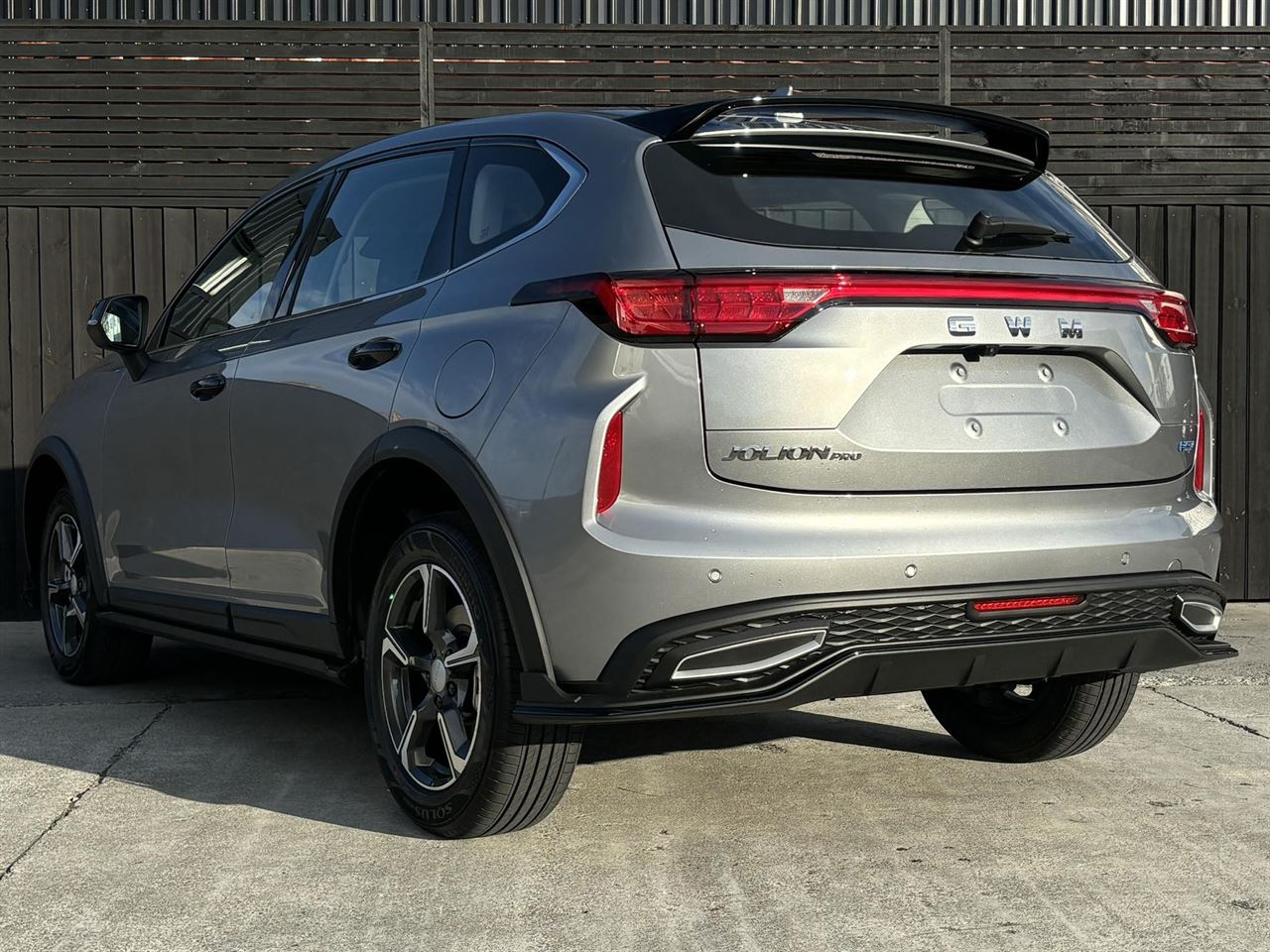 Vehicle image 4