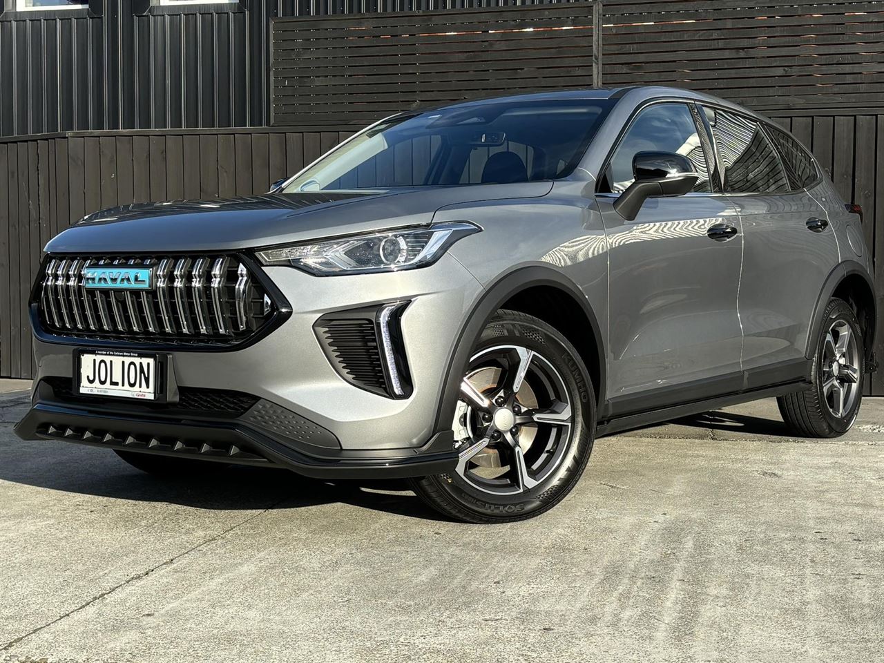 Vehicle image 5