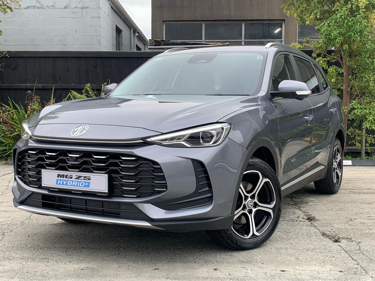Vehicle image 3