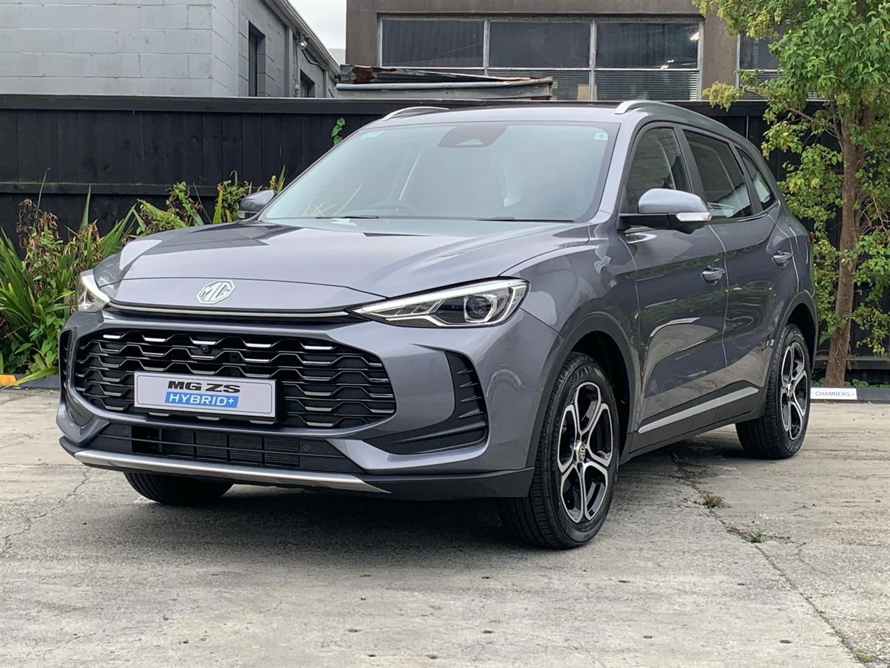 Vehicle image 5