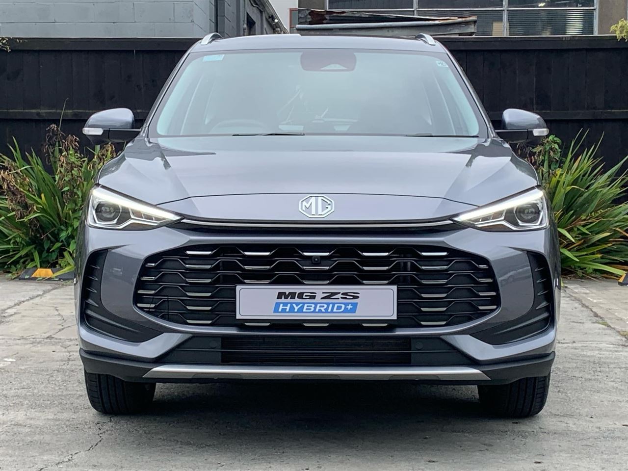 Vehicle image 5