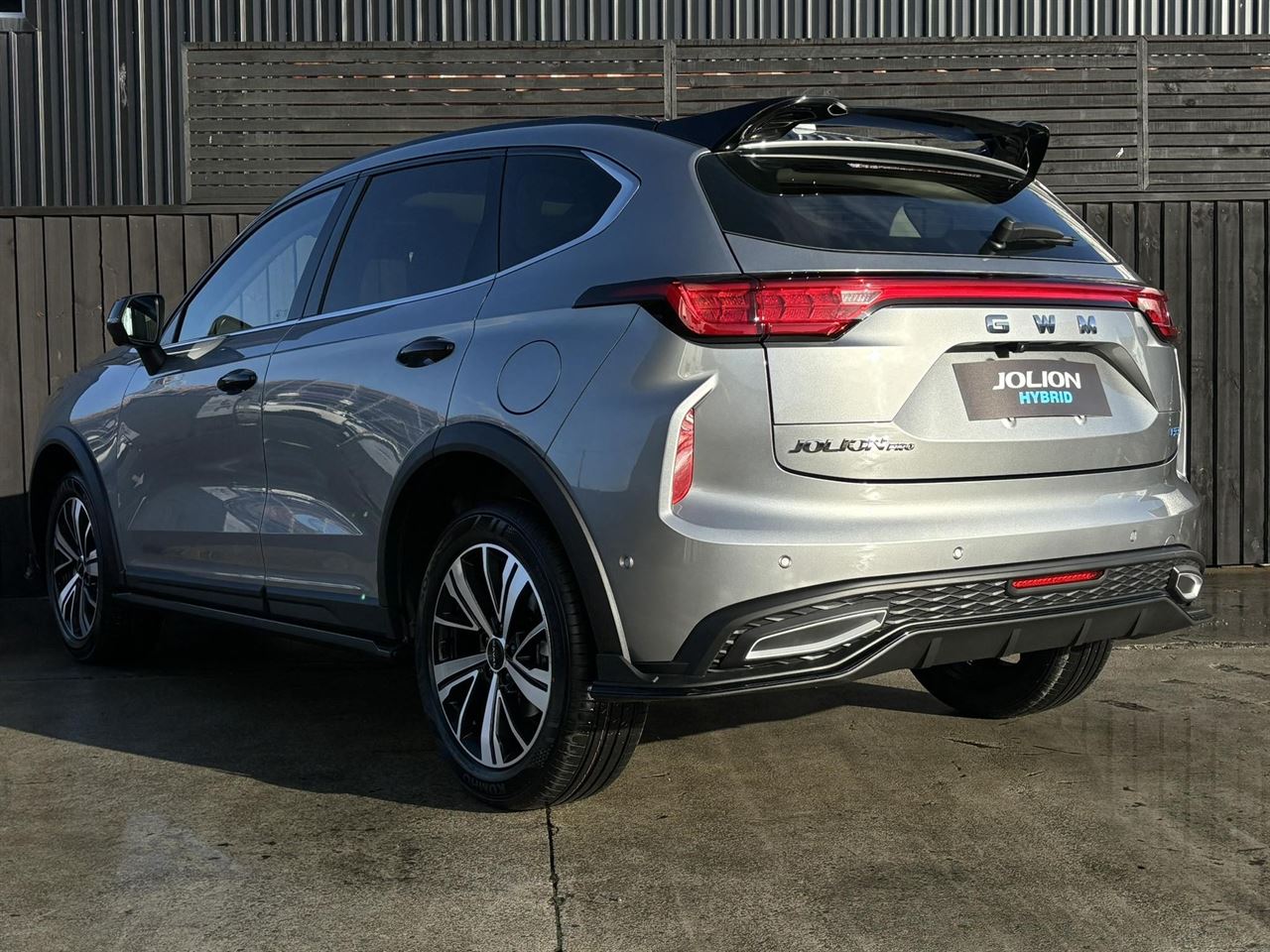 Vehicle image 4