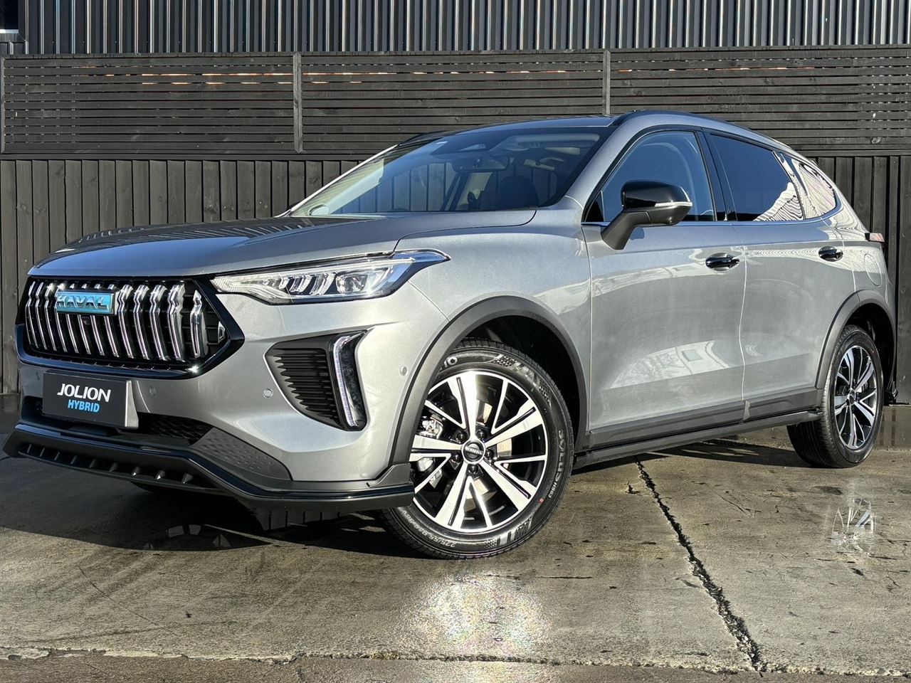 Vehicle image 5