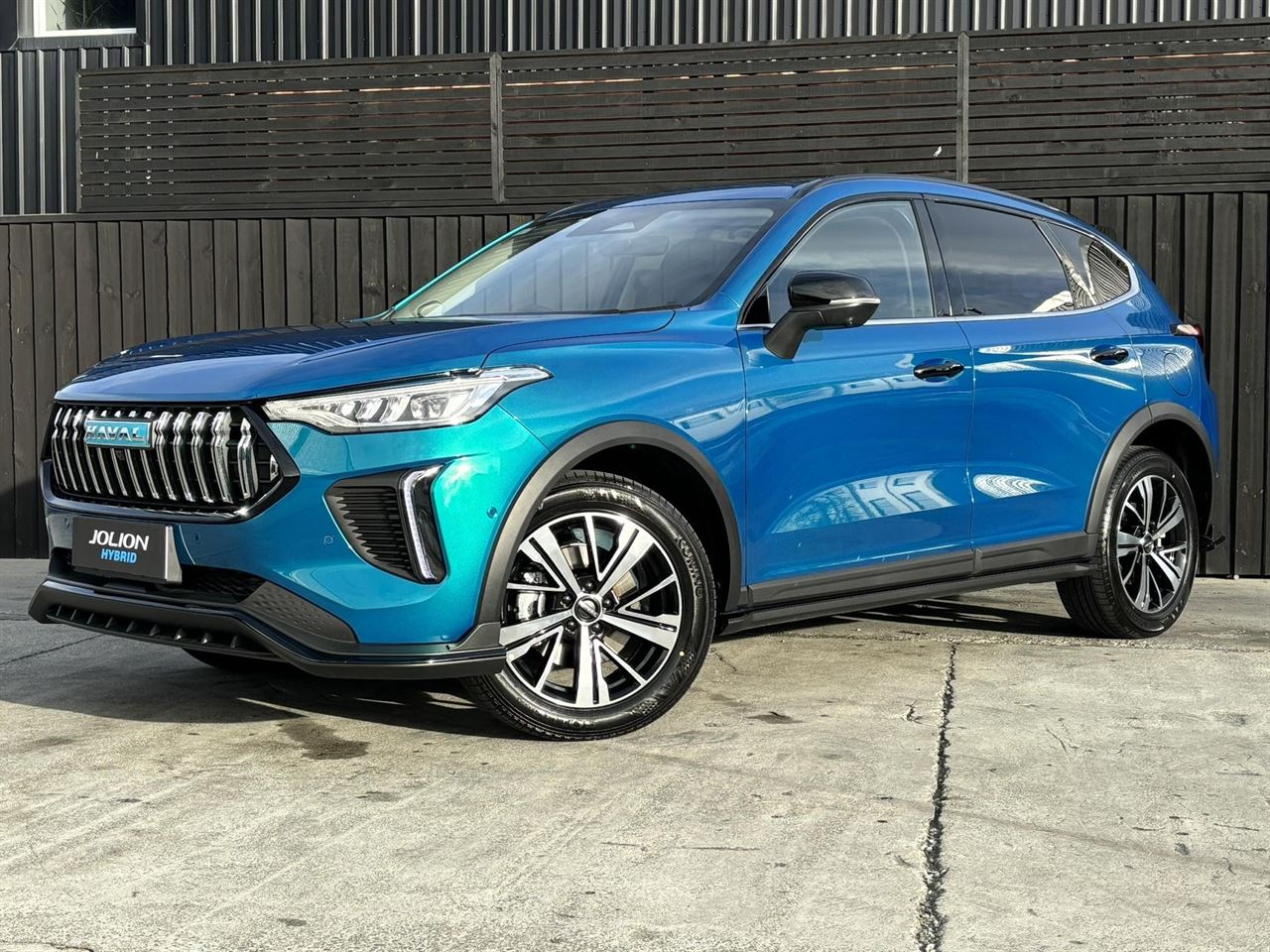Vehicle image 5