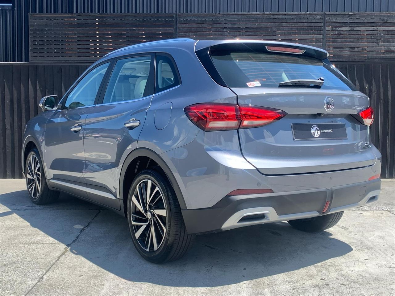 Vehicle image 5