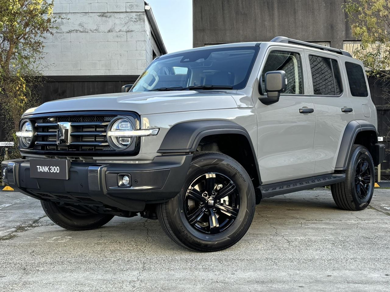 Vehicle image 5