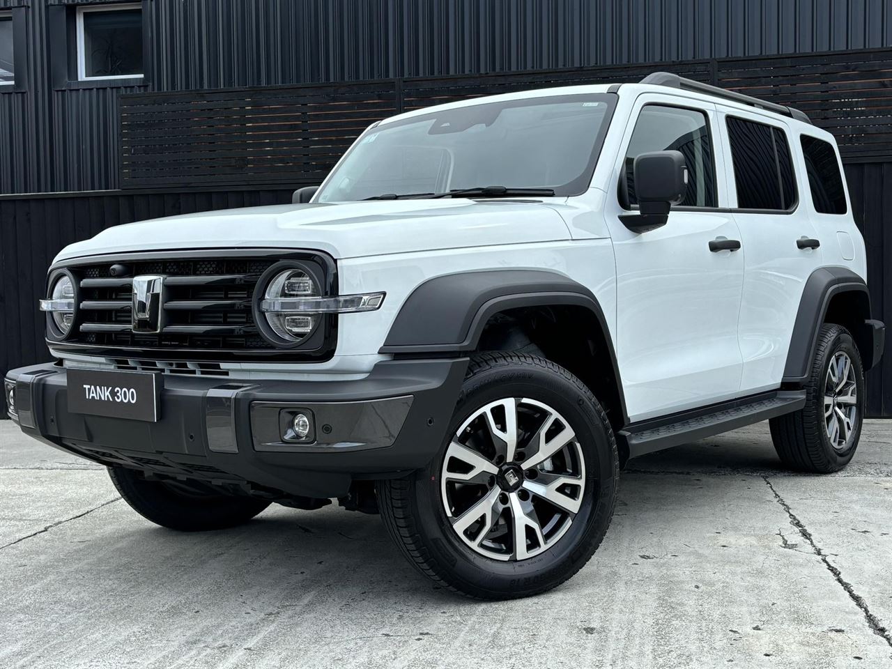 Vehicle image 5