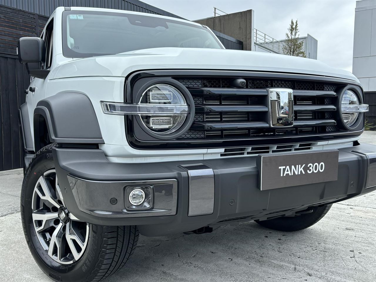Vehicle image 5