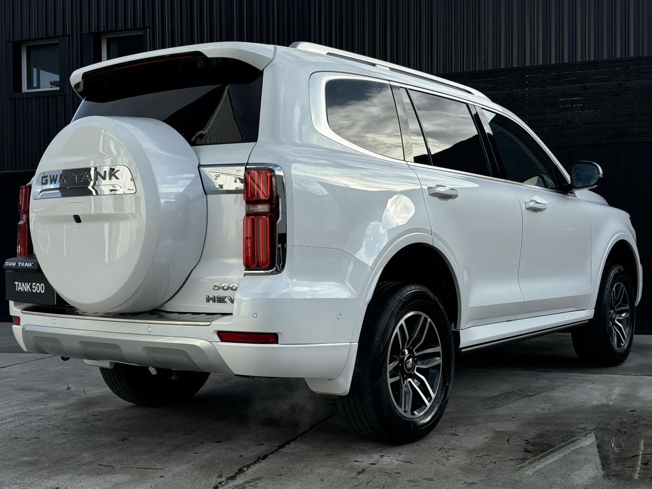 Vehicle image 3