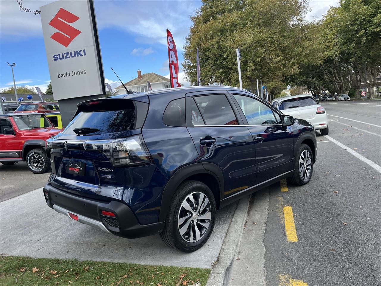 Vehicle image 5