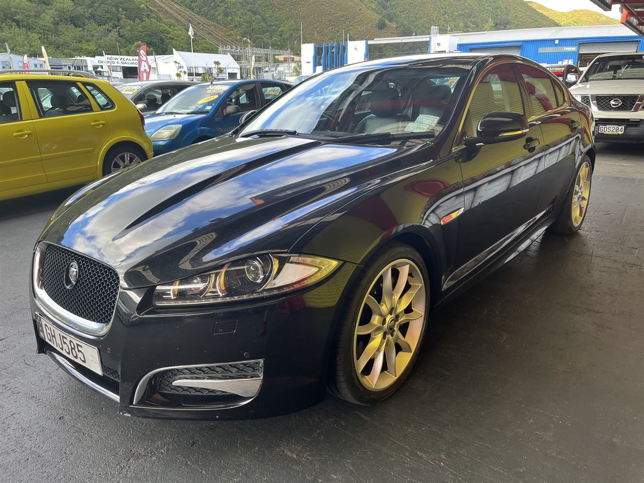 Vehicle image 3