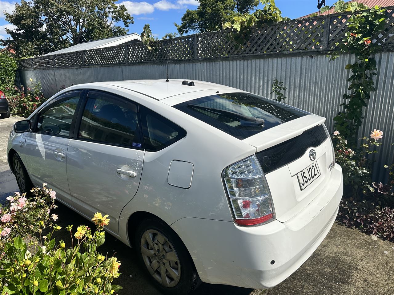 Vehicle image 3