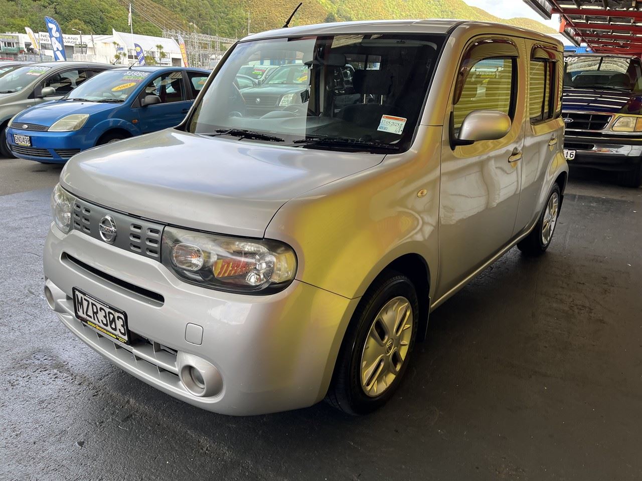 Vehicle image 3