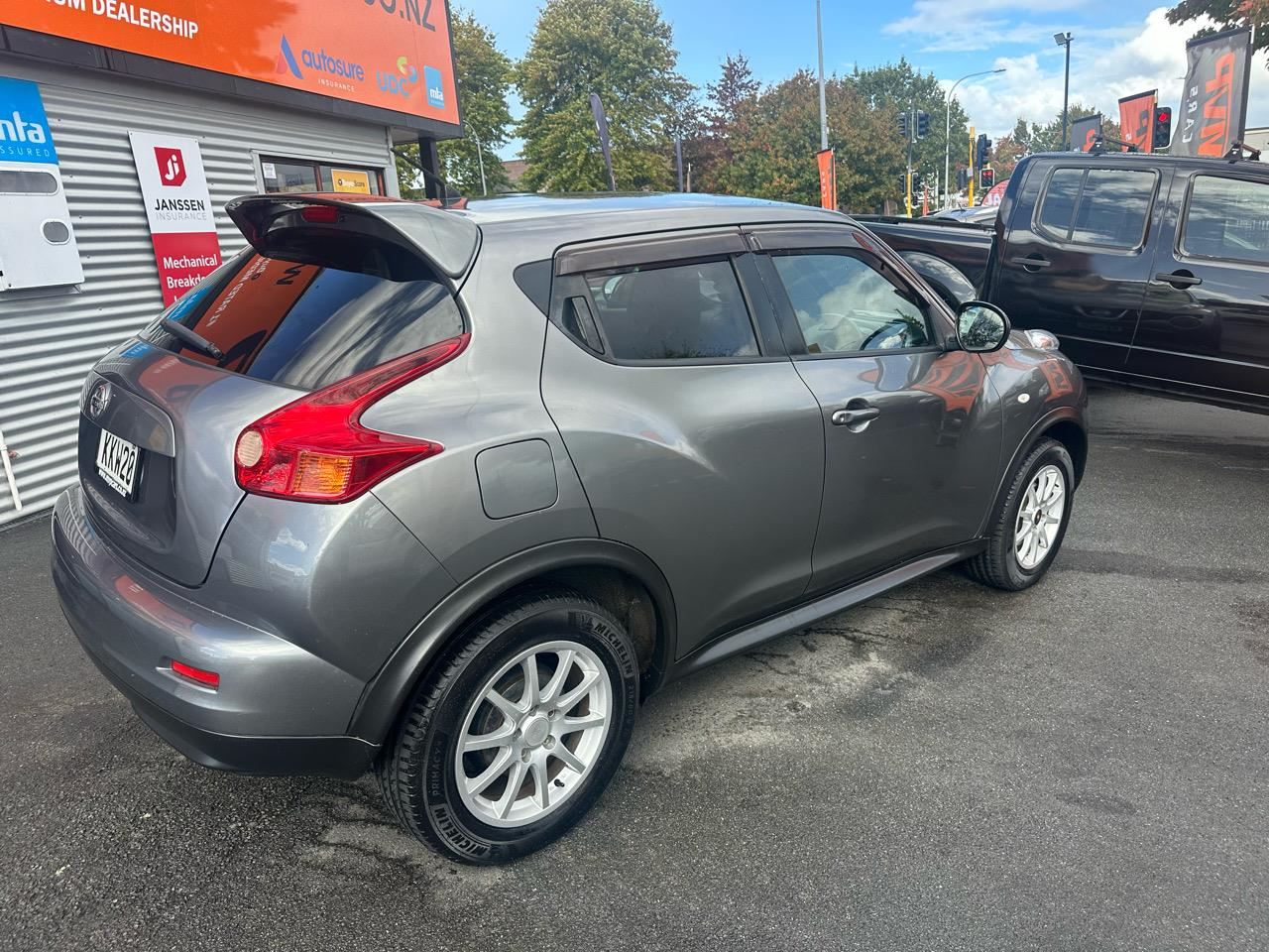 Vehicle image 4