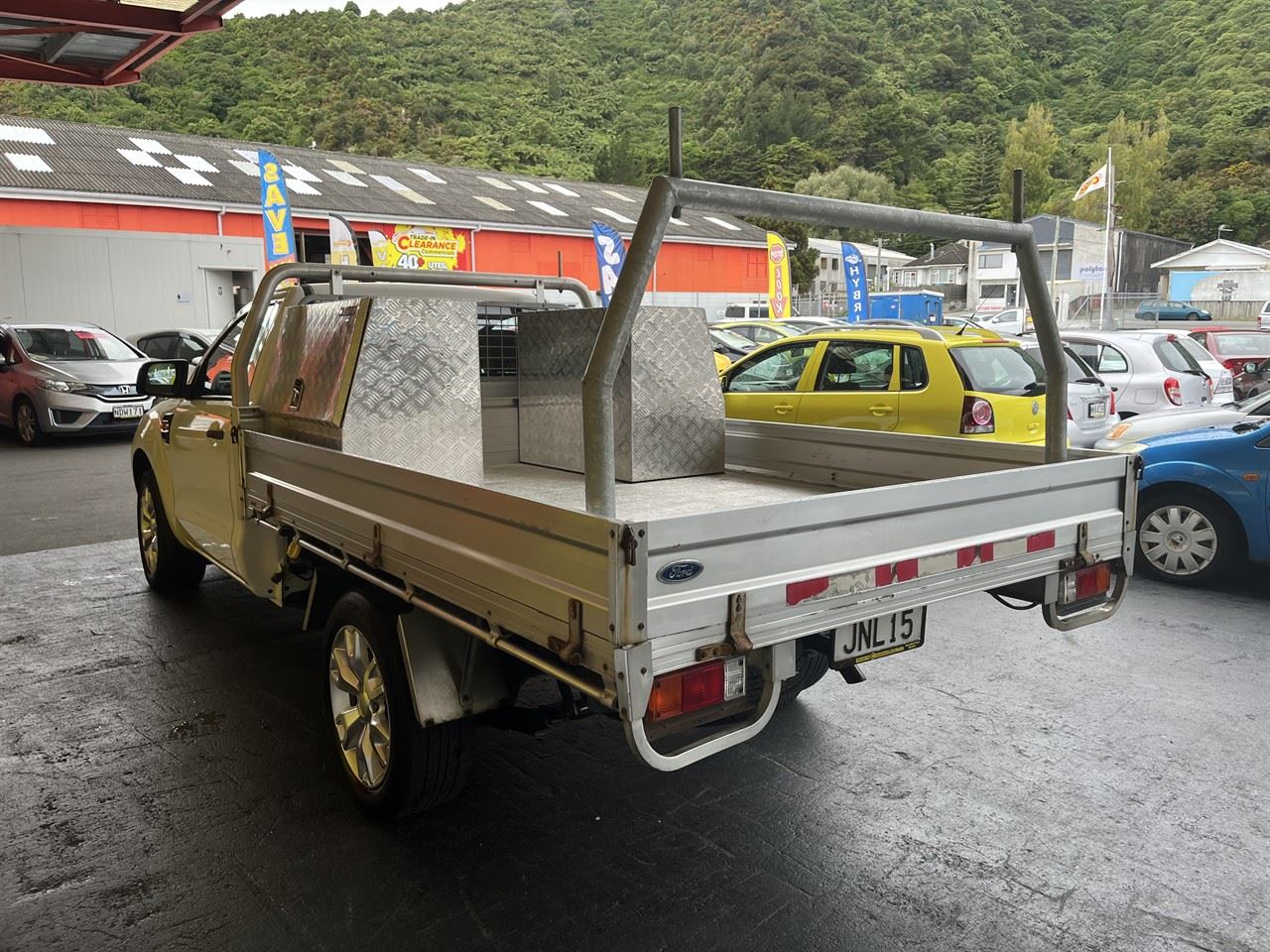 Vehicle image 4