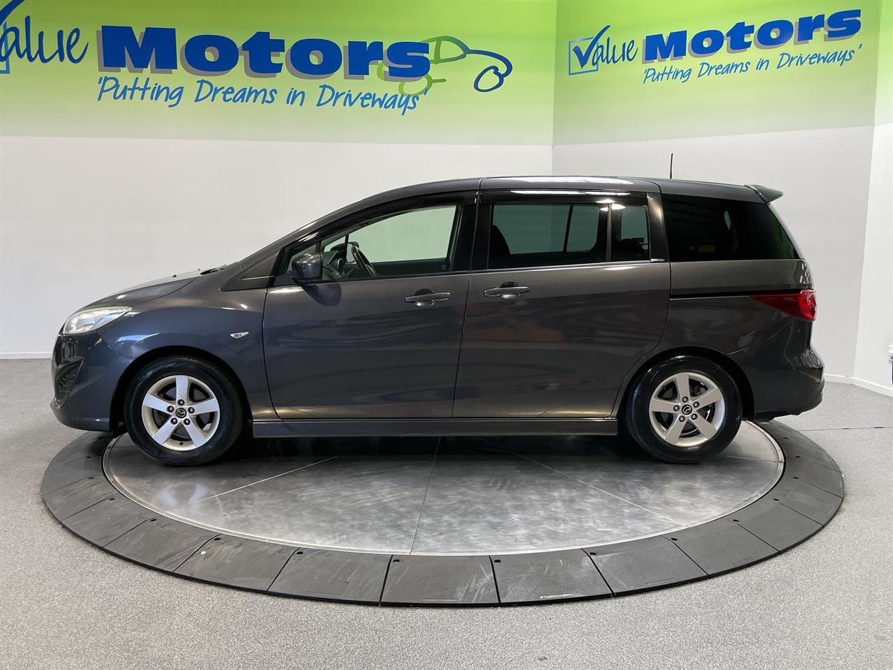 Vehicle image 4