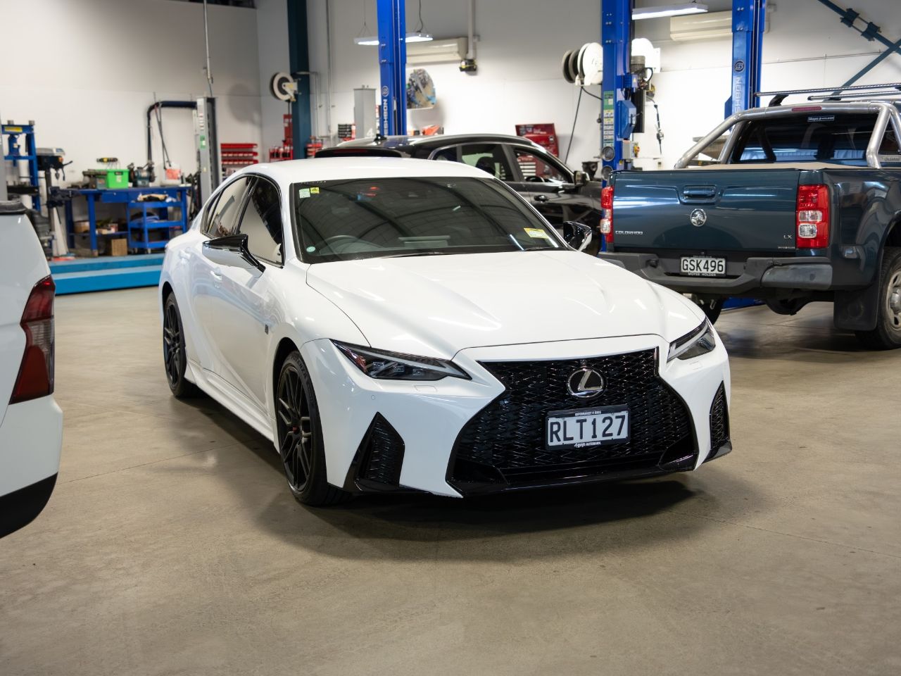 Vehicle image 4