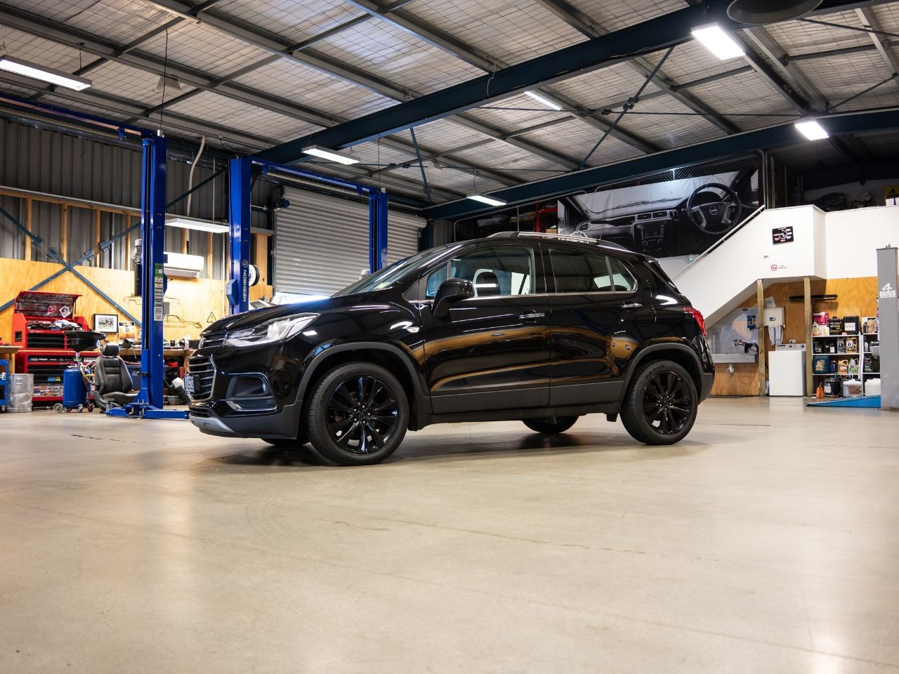 Vehicle image 5