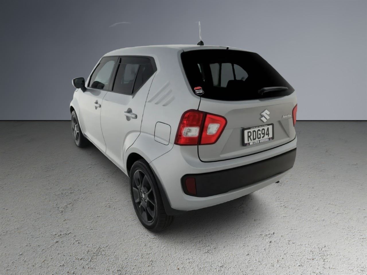 Vehicle image 4