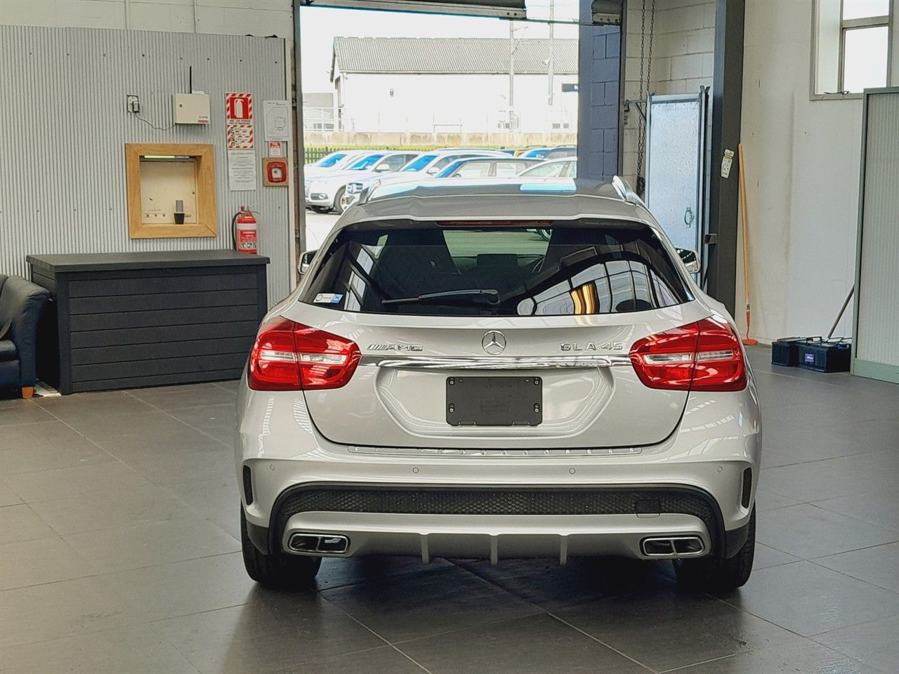 Vehicle image 4