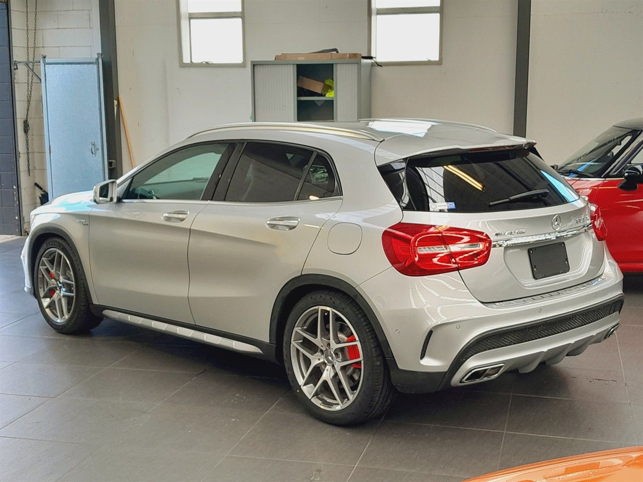 Vehicle image 5
