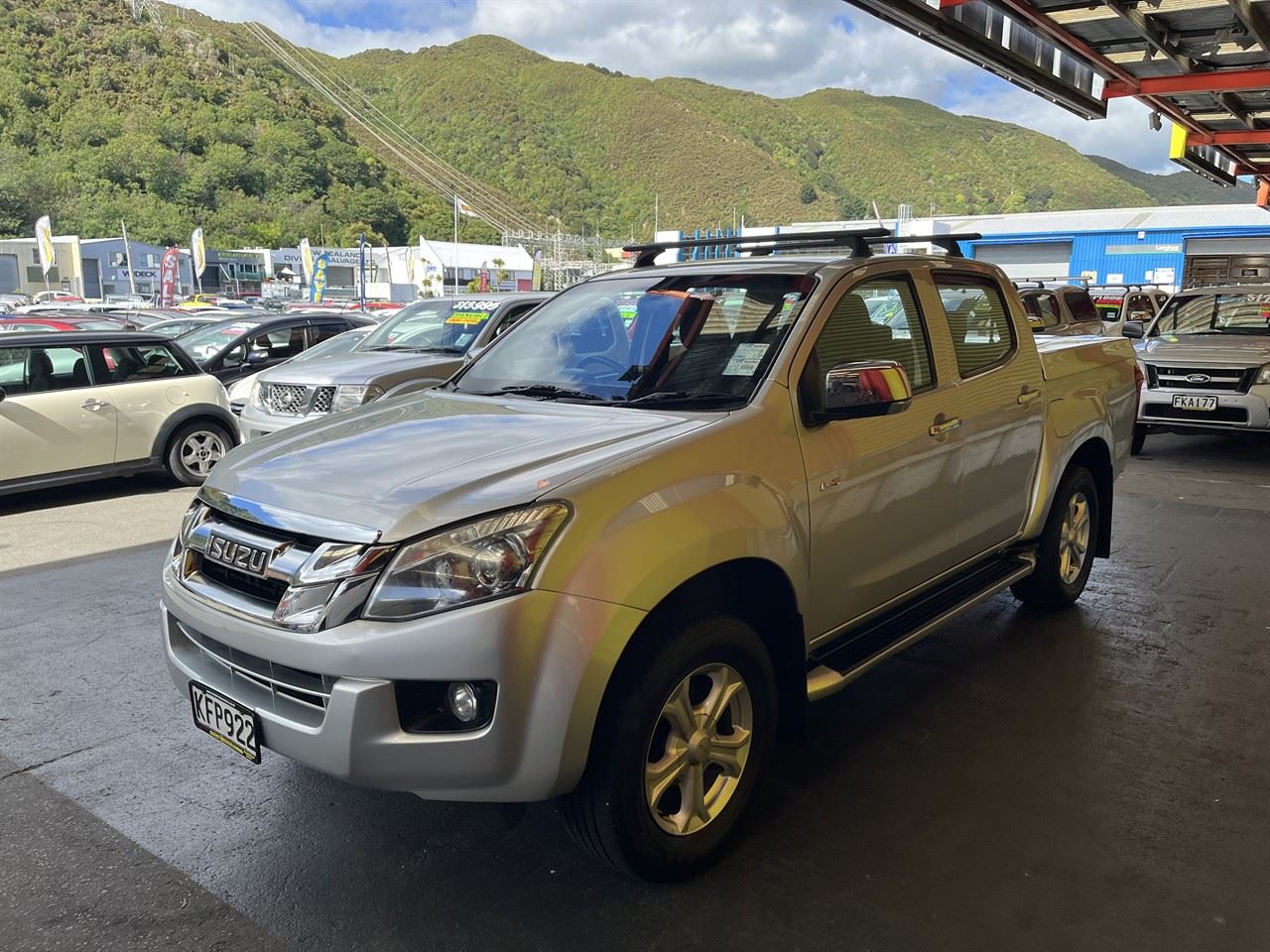 Vehicle image 3