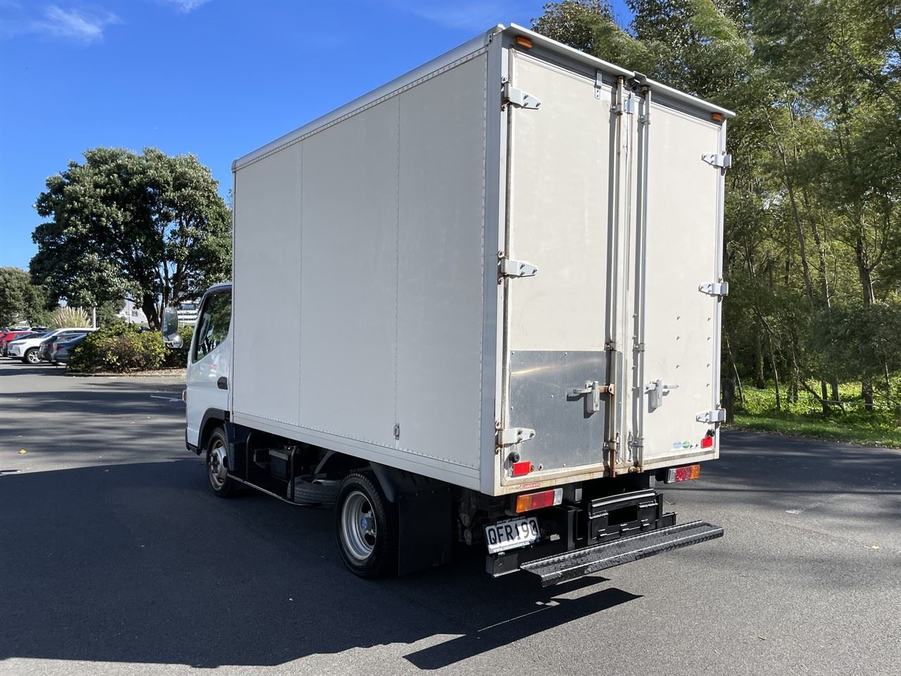 Vehicle image 5