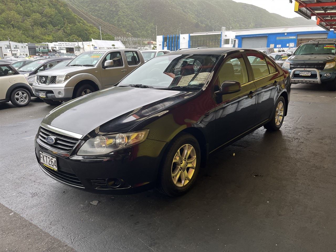 Vehicle image 3