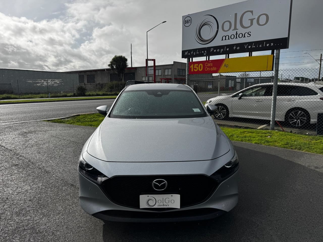 Vehicle image 3