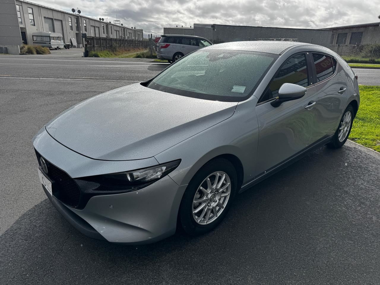Vehicle image 4