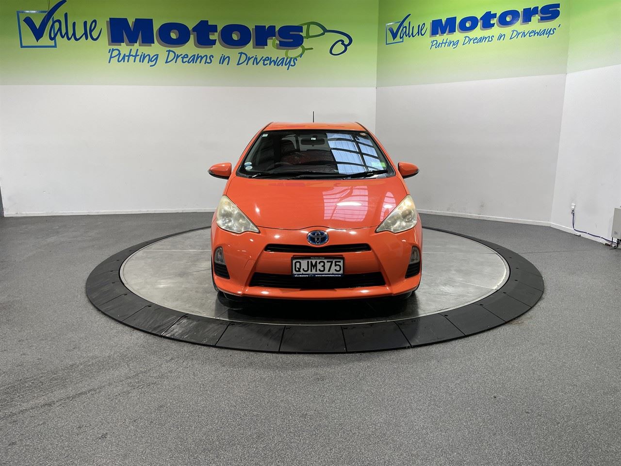 Vehicle image 3