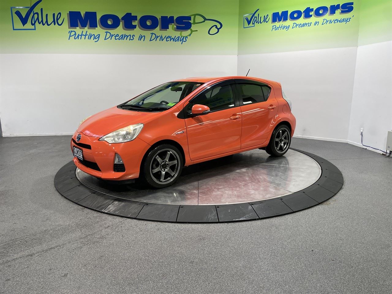 Vehicle image 4