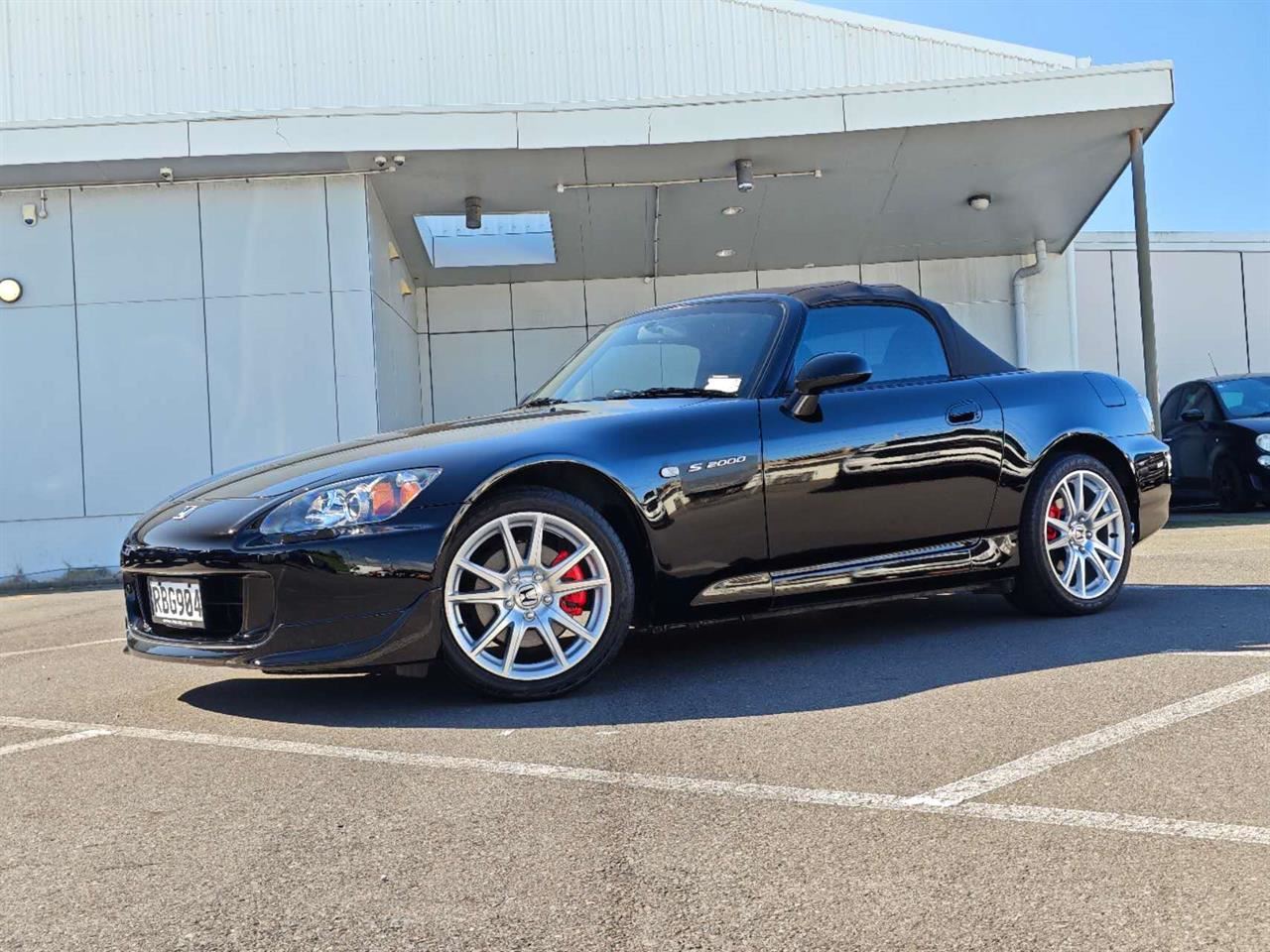Vehicle image 3