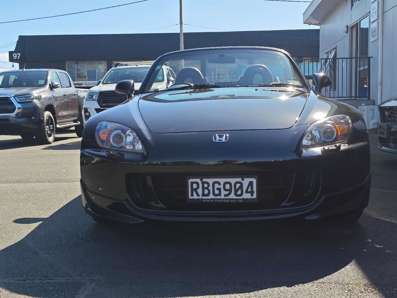 Vehicle image 4