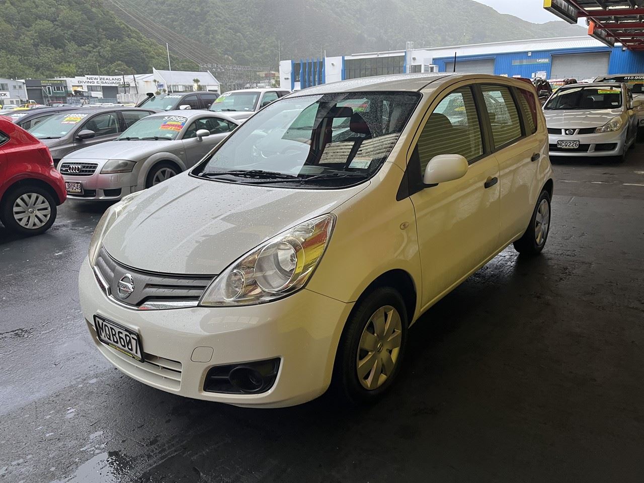 Vehicle image 3