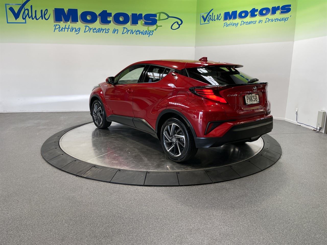 Vehicle image 5