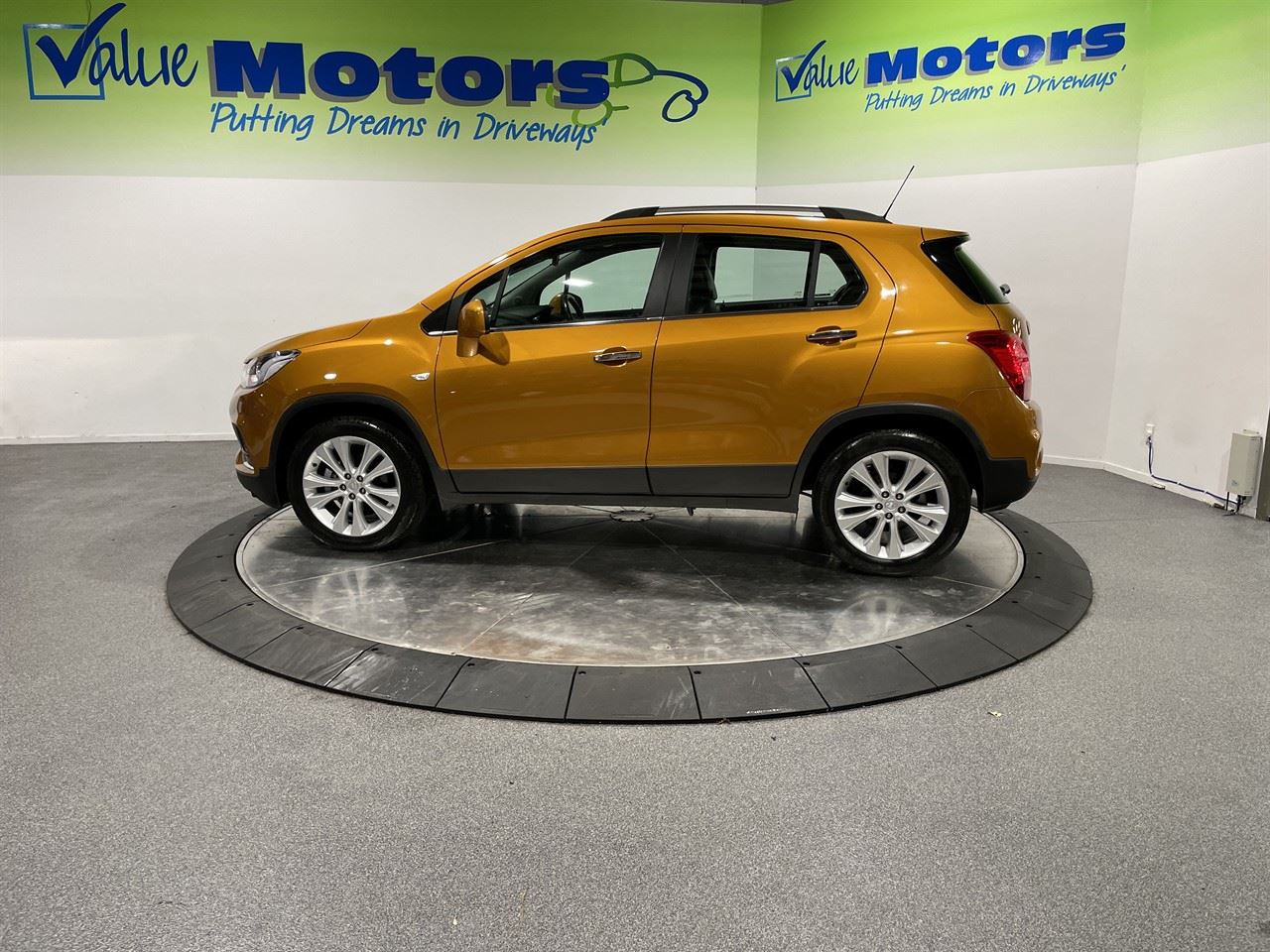Vehicle image 4