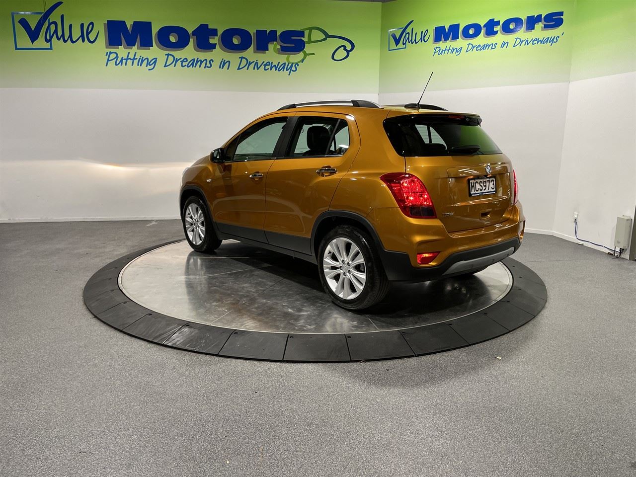 Vehicle image 5
