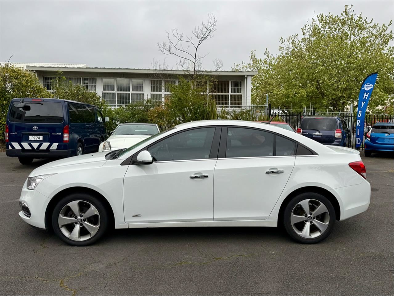 Vehicle image 4