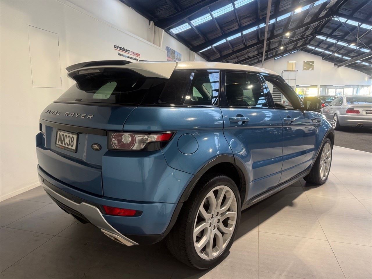 Vehicle image 4