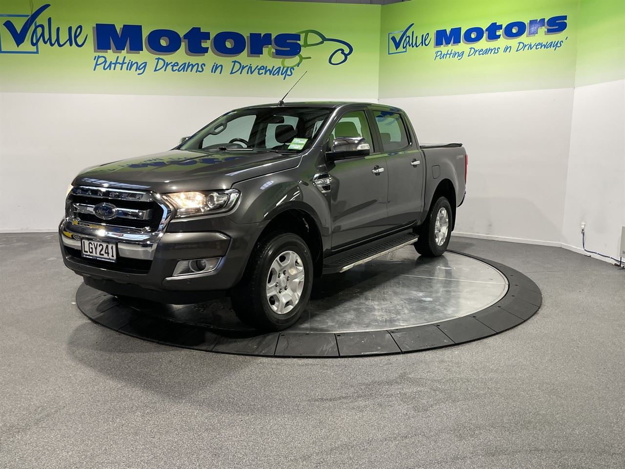 Vehicle image 3