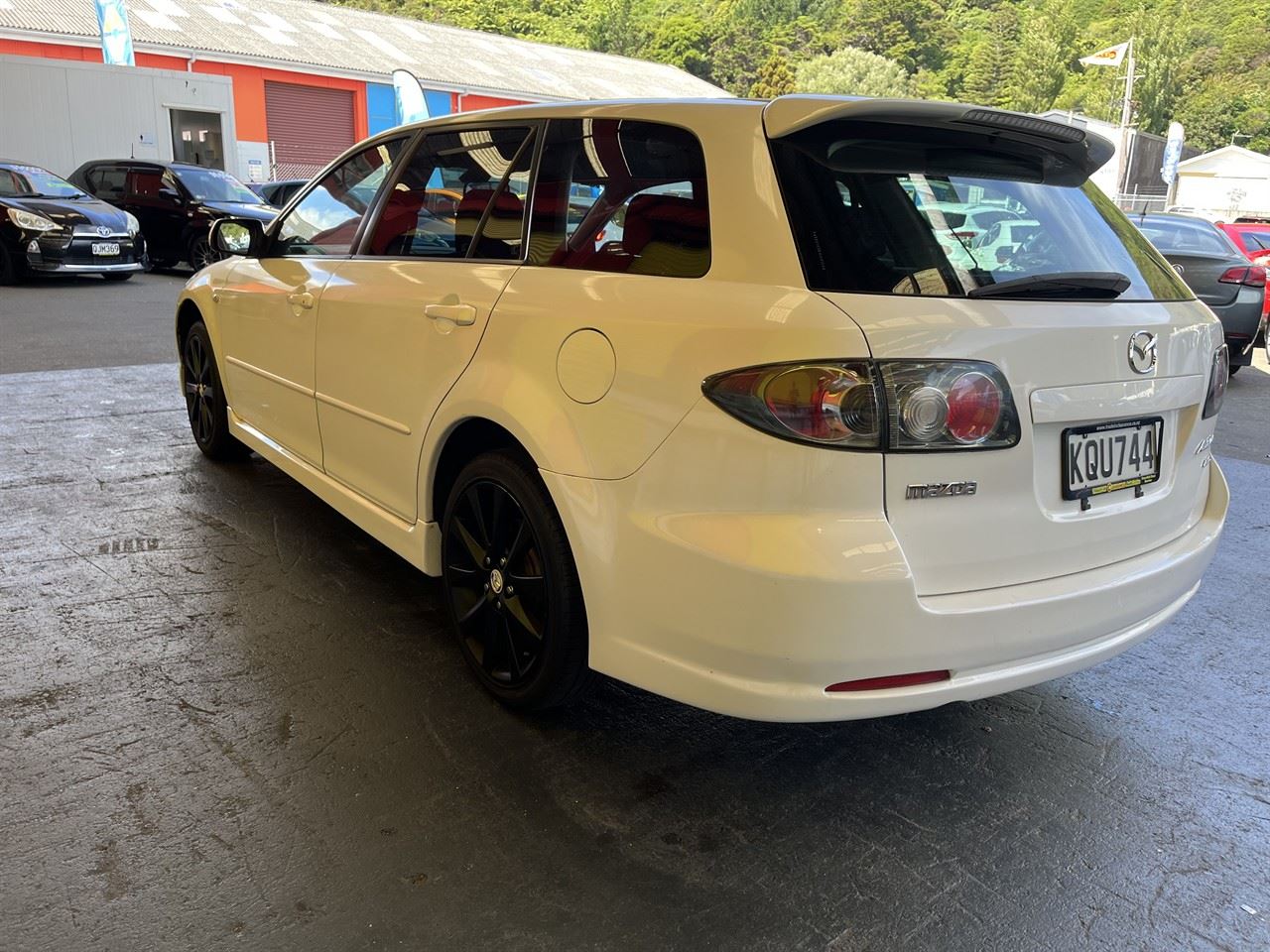 Vehicle image 4