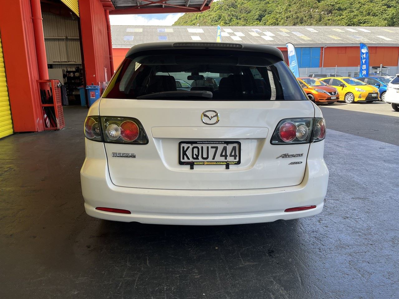 Vehicle image 5