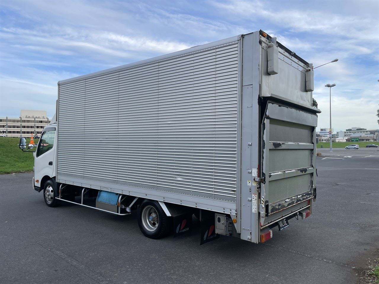 Vehicle image 5